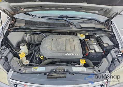 2013 Chrysler Town & Country Touring z USA, uszkodzony, nr VIN 2C4RC1BG6DR801588